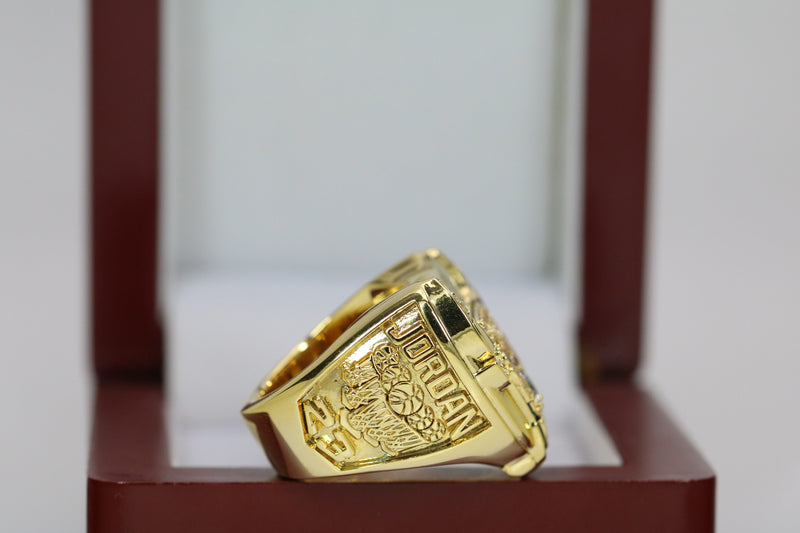 1997 Chicago Bulls Championship Ring - Premium Series